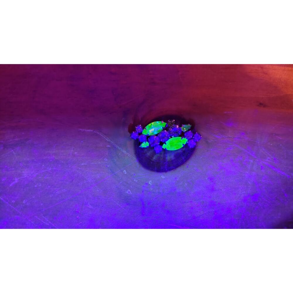 Beautiful Uranium Glass Brooch Vintage - Picture 6 of 8